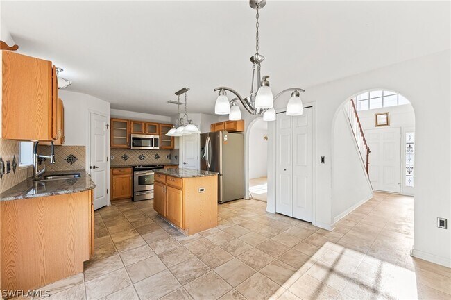 Building Photo - 312 Lenz Ave