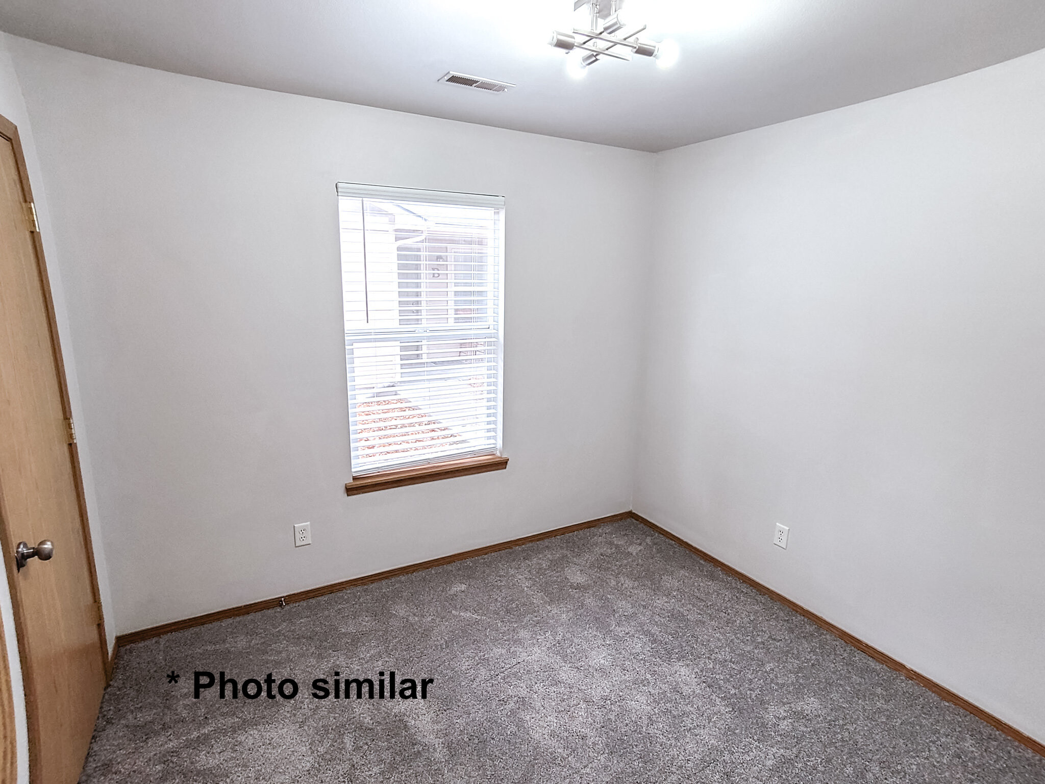Building Photo - 213 S Dewey Ave