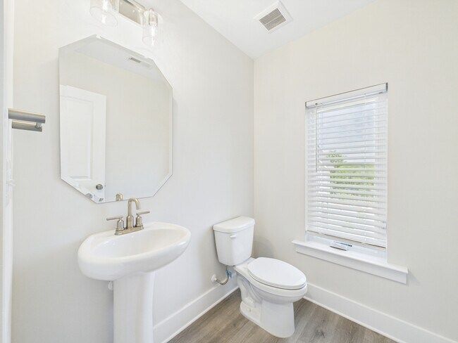 Building Photo - 308 Ferebee Pl
