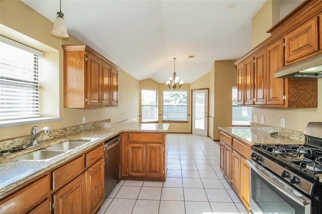 Building Photo - 2213 SW 137th Pl