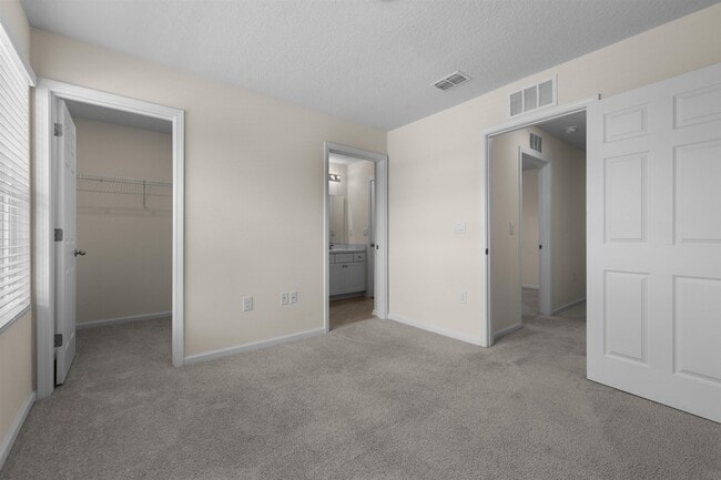 Building Photo - 167 Whispering Brk Dr