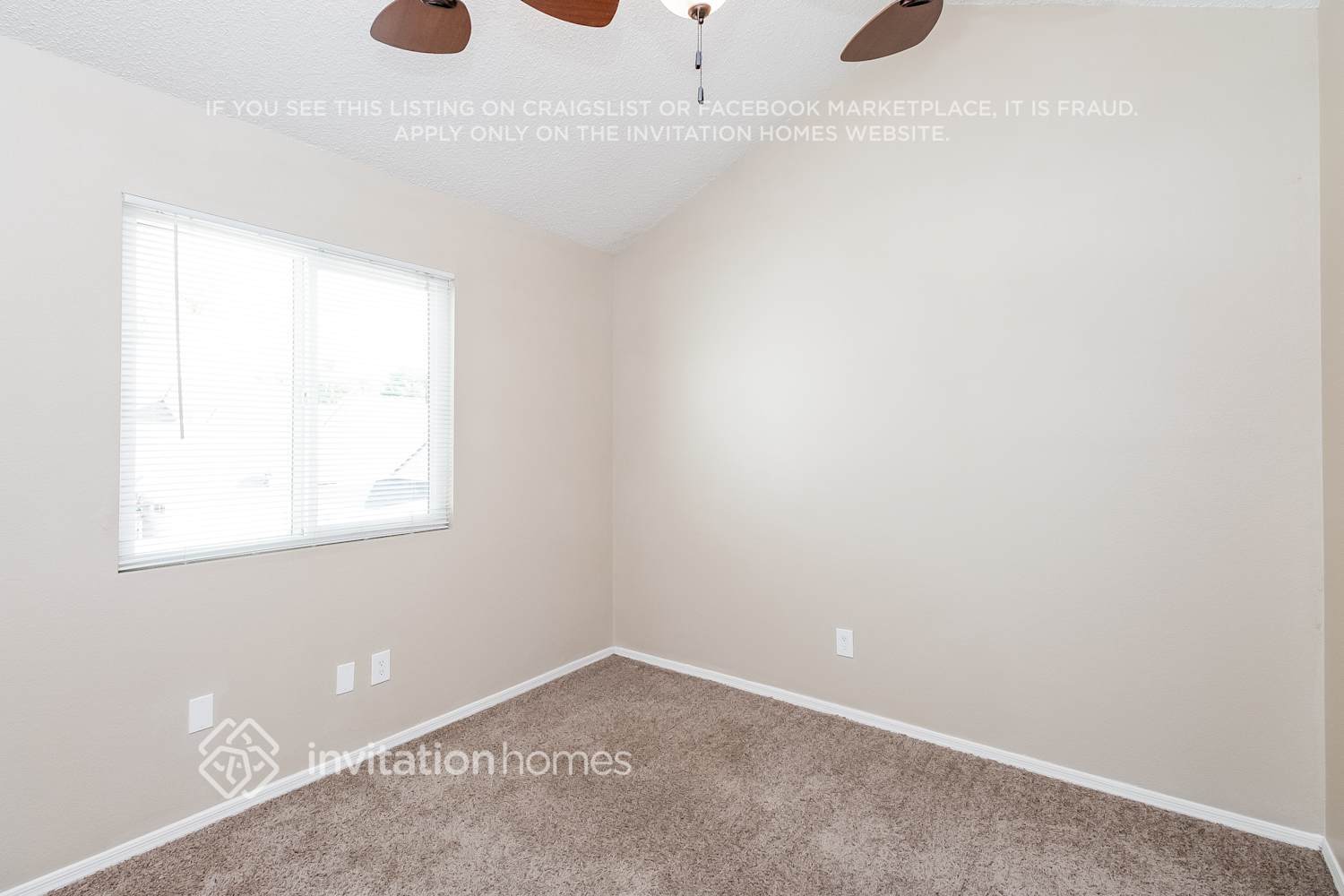 Building Photo - 441 S Maple