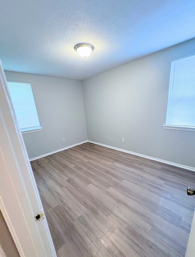 Building Photo - 3666 Bluff Wood Dr