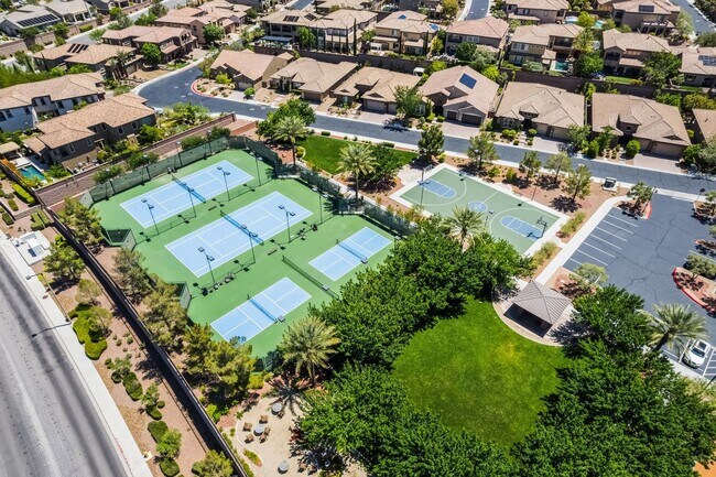 Building Photo - Elegant model home at Club Madeira!