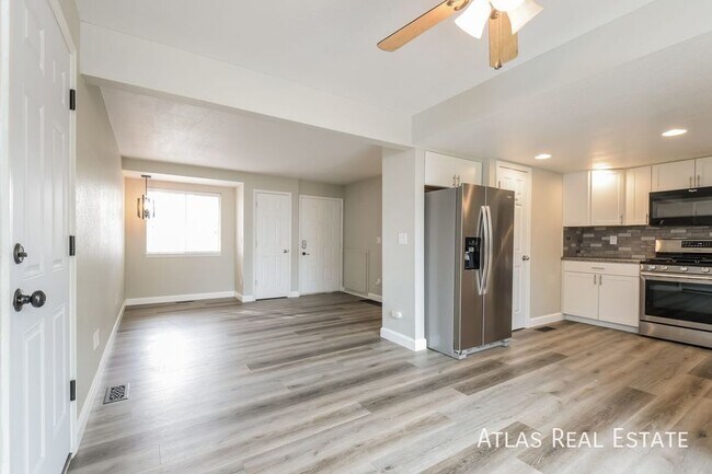 Building Photo - 16969 E Stanford Pl