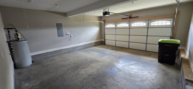 Building Photo - 1001 Whitney Dr
