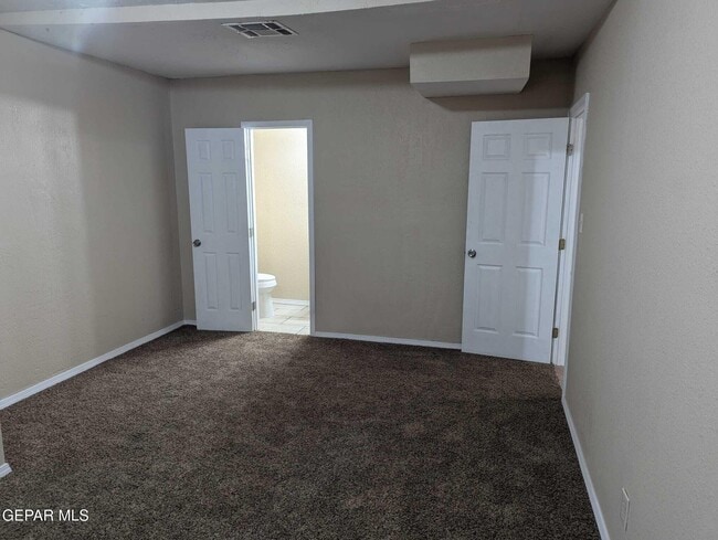 Building Photo - 14633 Valentin Dr