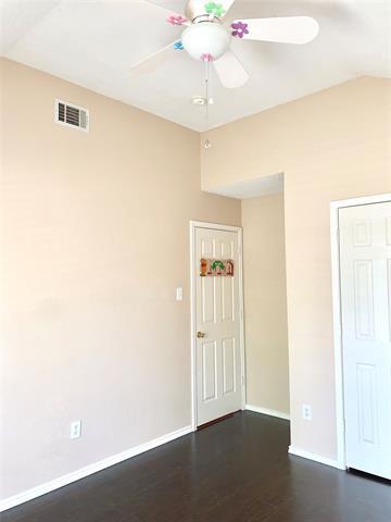 Building Photo - 2921 Lake Valley Dr