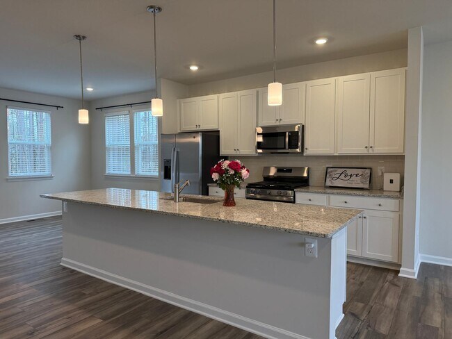 Building Photo - 8760 Whitman Dr