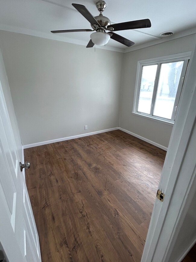 Building Photo - 1109 Adams St