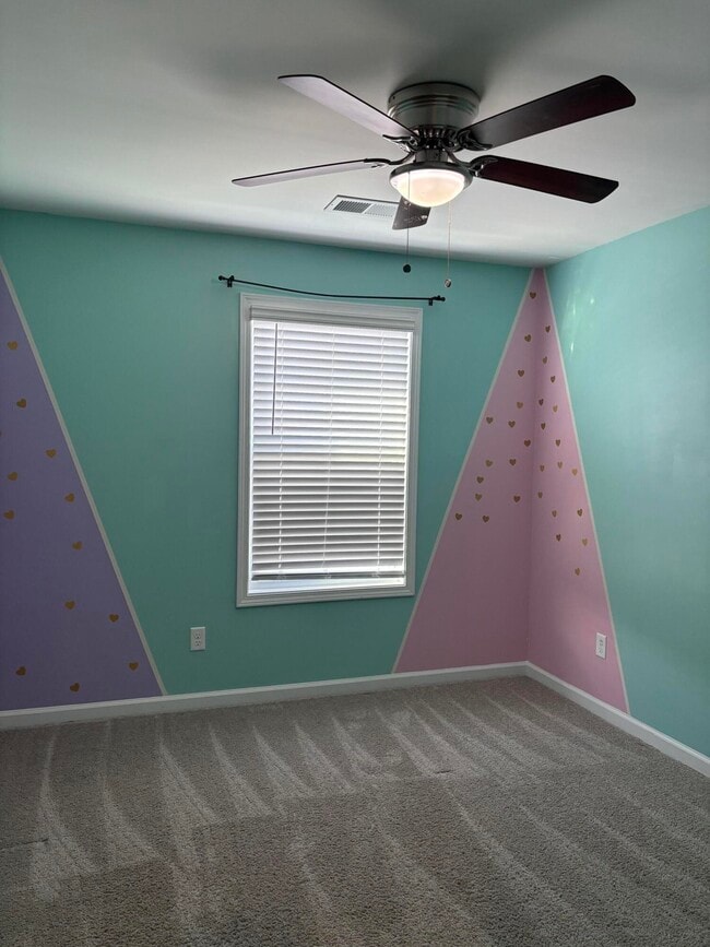 Building Photo - 335 Niblick Dr