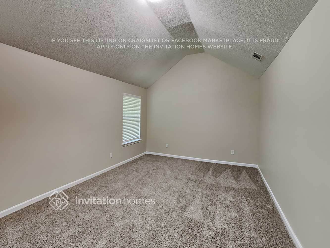 Building Photo - 254 Bonnes Dr SW