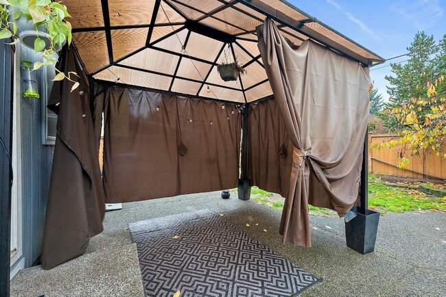 Building Photo - Spacious 4-Bedroom Olympia Home with A/C, Stunning Accents & Walk In Pantry!