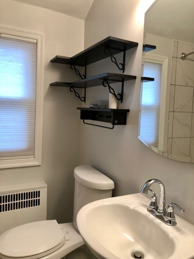 Building Photo - For Rent: Charming Residence on Ridge Ave