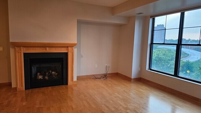 Building Photo - 317 Groveland Ave