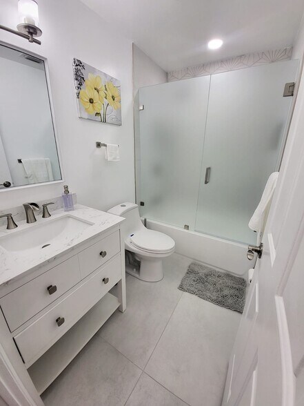 Building Photo - 13838 Bottlebrush Ct