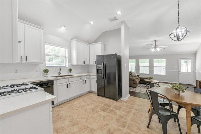 Building Photo - 2454 Colonial Springs Ln
