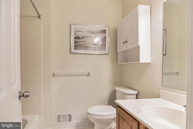 Building Photo - 46 Stonehurst Ct