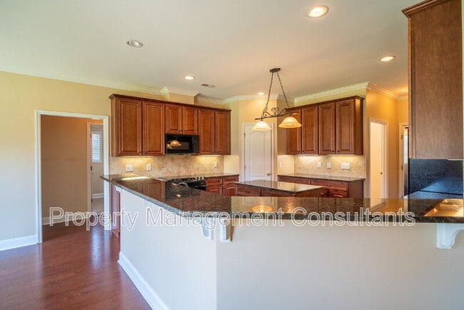 Building Photo - 178 Sarah Jane Dr