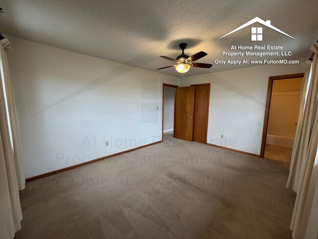 Building Photo - 1803 N School Blvd