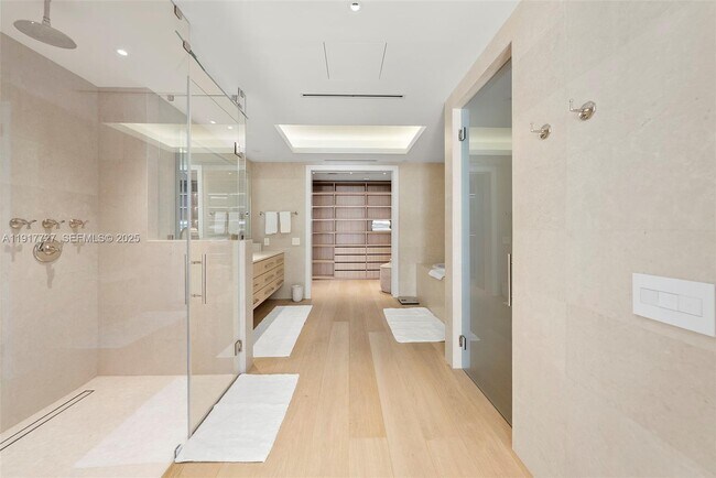 Building Photo - 7916 Fisher Island Dr