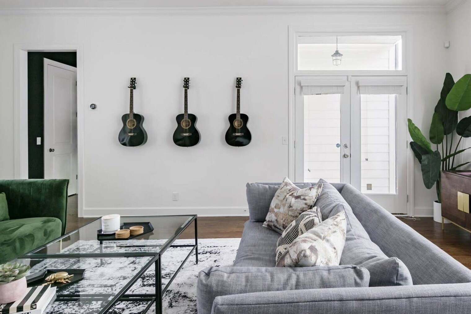 Building Photo - 816 Smiley St