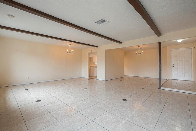 Building Photo - 1615 Millbury Dr