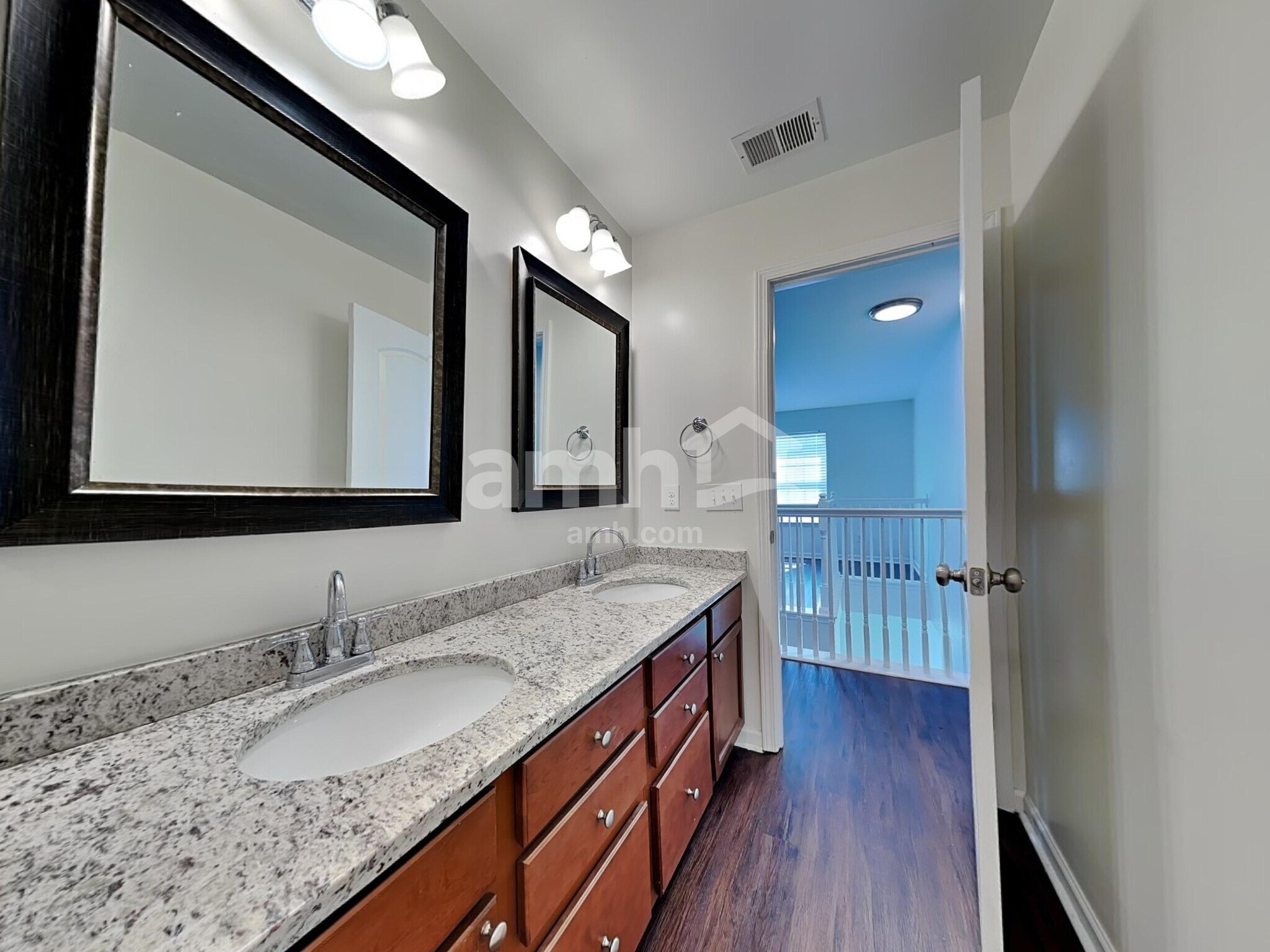 Building Photo - 95 Gentry Way