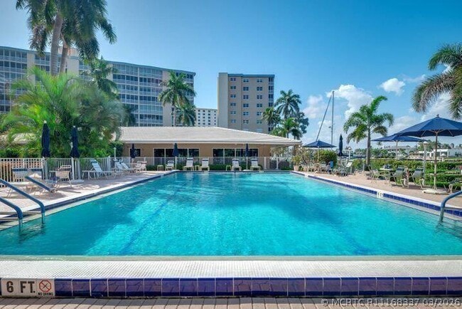 Building Photo - 3300 S Ocean Blvd