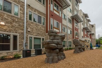 Building Photo - 1515 Roosevelt Ave