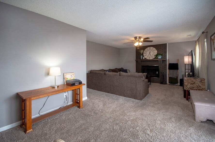 Building Photo - 6965 Sugar Creek Cir