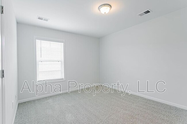 Building Photo - 409 Wards Creek Way