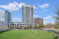 Building Photo - VIS422