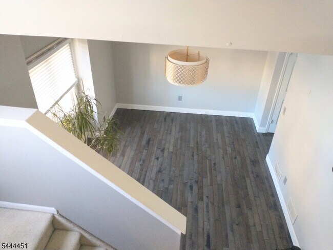 Building Photo - 55 Clarken Dr