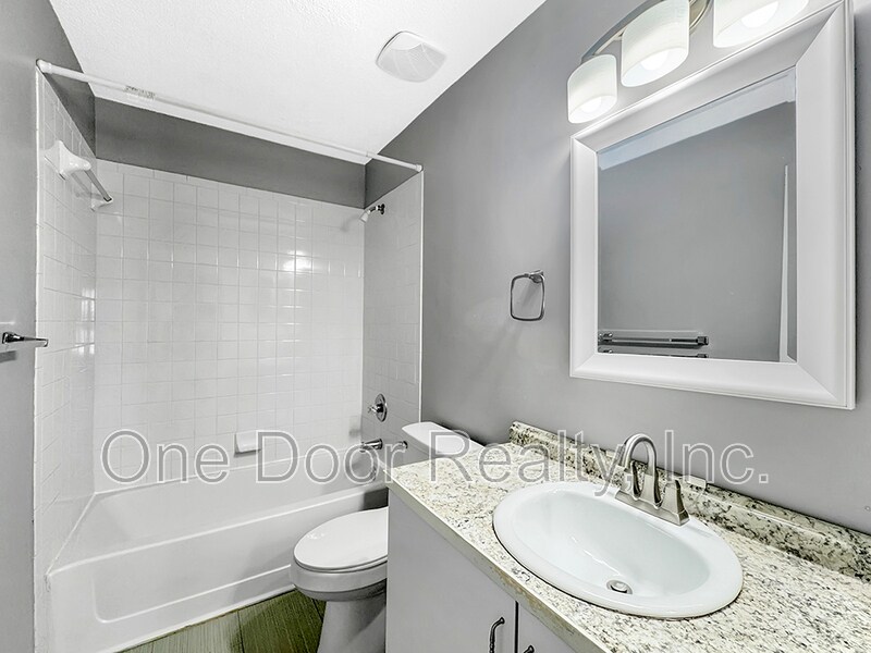 Building Photo - 805 Settlement Dr