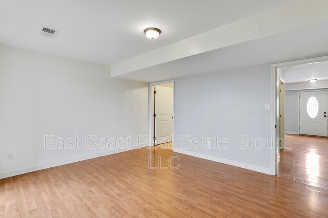 Building Photo - 38 Envy Ct