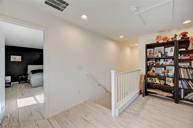 Building Photo - 6363 Amelia Ridge Ave