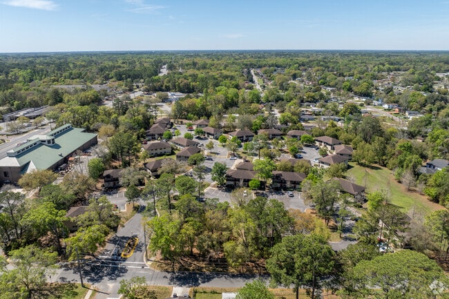 Context - Pine Hill Apartments