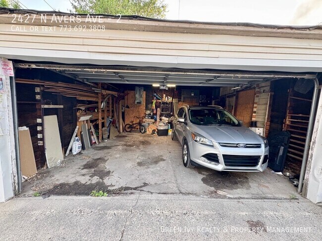 Building Photo - 2427 N Avers Ave