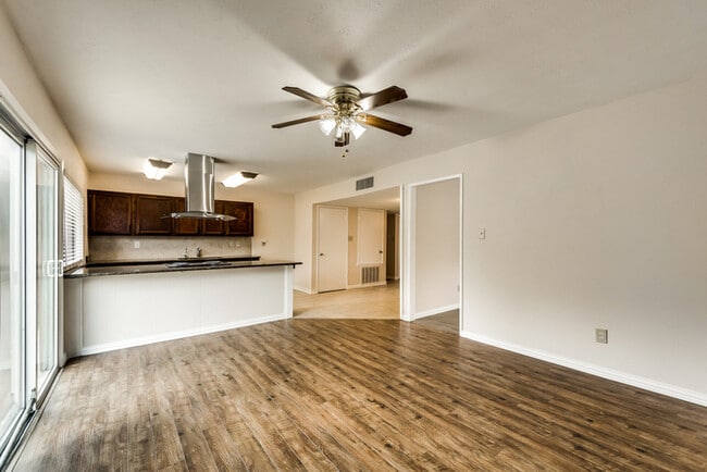 Building Photo - Home in The Colony