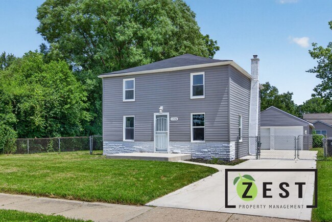 Building Photo - Beautiful Updated 4 Bed 1.5Bath Colonial **Open House Sunday June 21st from 1pm to 2pm**
