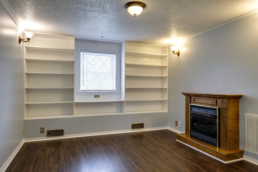 Building Photo - 133 Cline Ave
