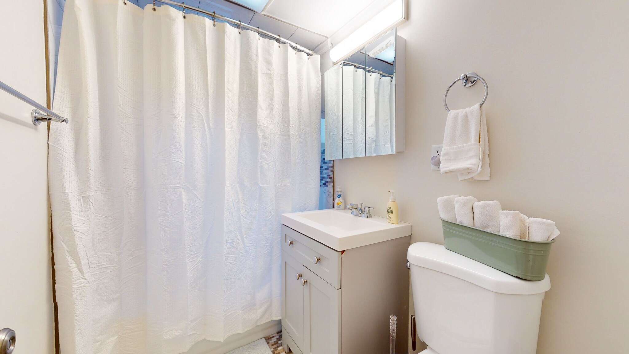 Building Photo - 79 Chestnut St