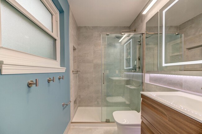 Building Photo - 3-Bedroom Home in Lindbergh School Distric...