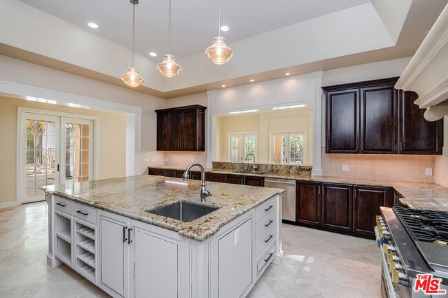 Building Photo - 17390 Tramonto Dr