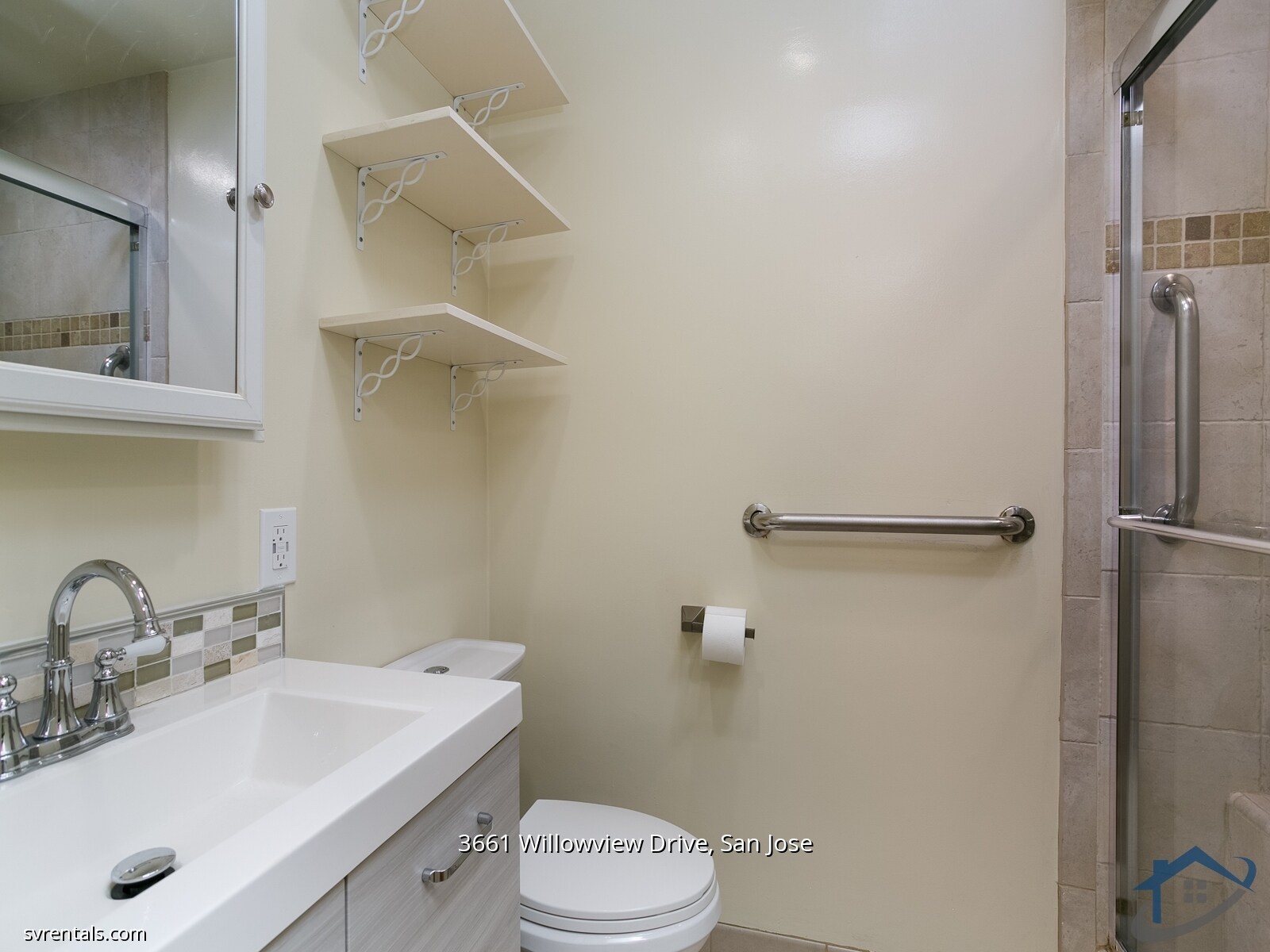 Building Photo - 3661 Willowview Dr