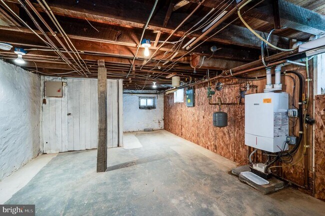 Building Photo - 121 W Arch St