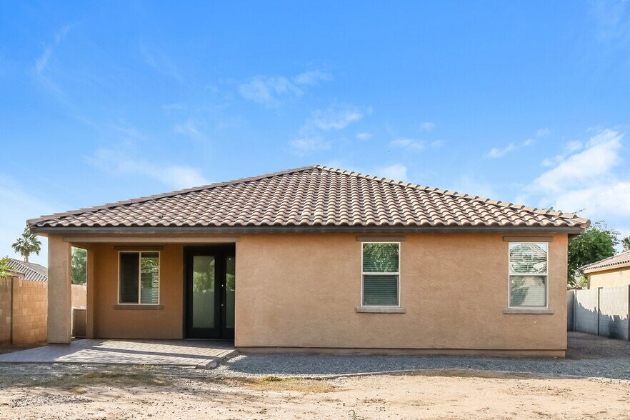 Building Photo - 7543 W Darrel Rd