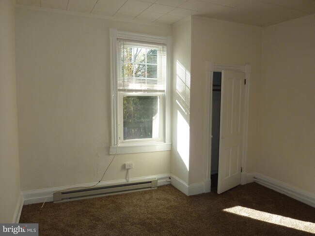 Building Photo - 408 Camden Ct