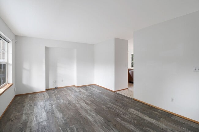 Building Photo - 2 Bed 1 Bath - Single Story - Pet Friendy ...